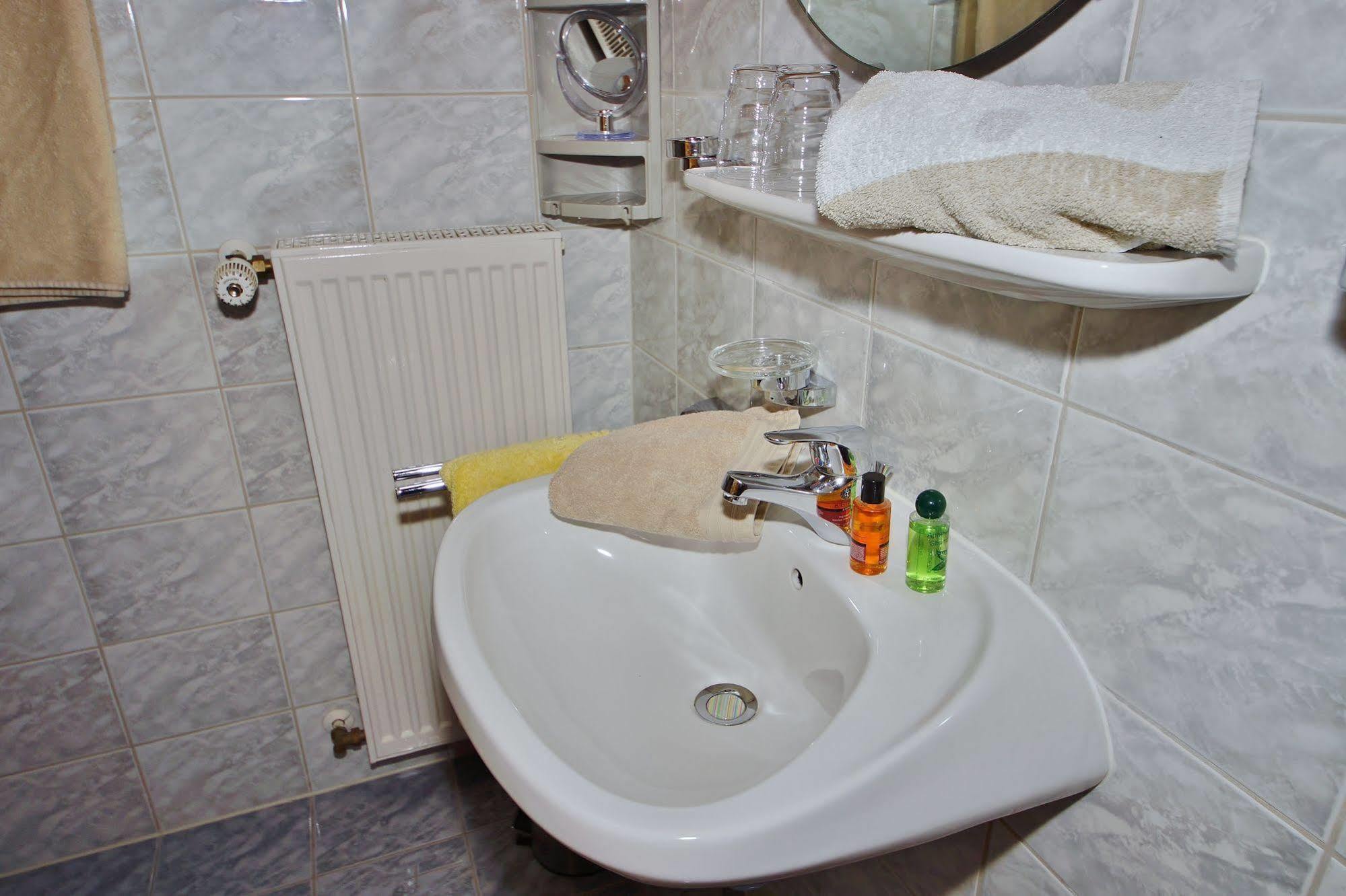 Ferienwohnung Johannesklause มิทเทนวัลด์ ภายนอก รูปภาพ
