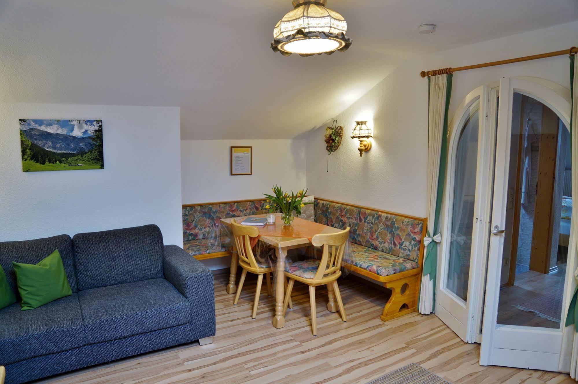 Ferienwohnung Johannesklause มิทเทนวัลด์ ภายนอก รูปภาพ